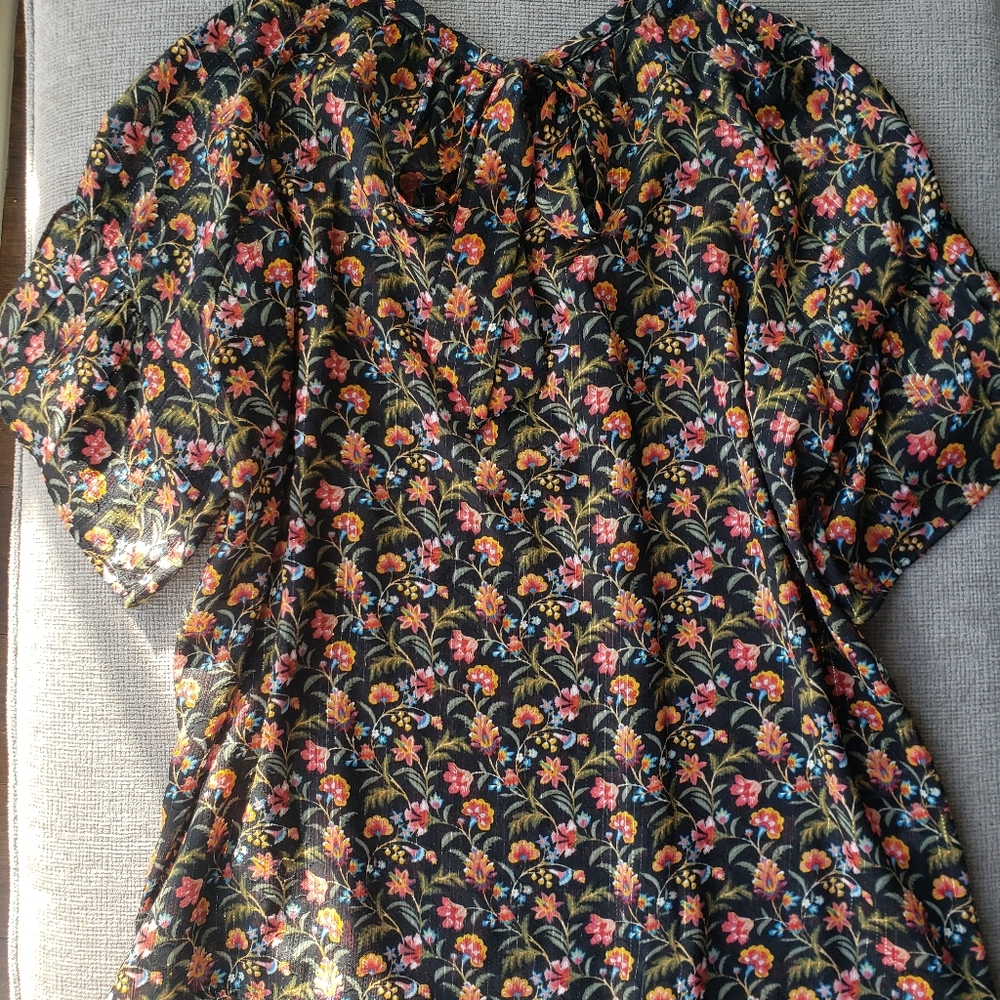 NWT Loft Floral Top size M